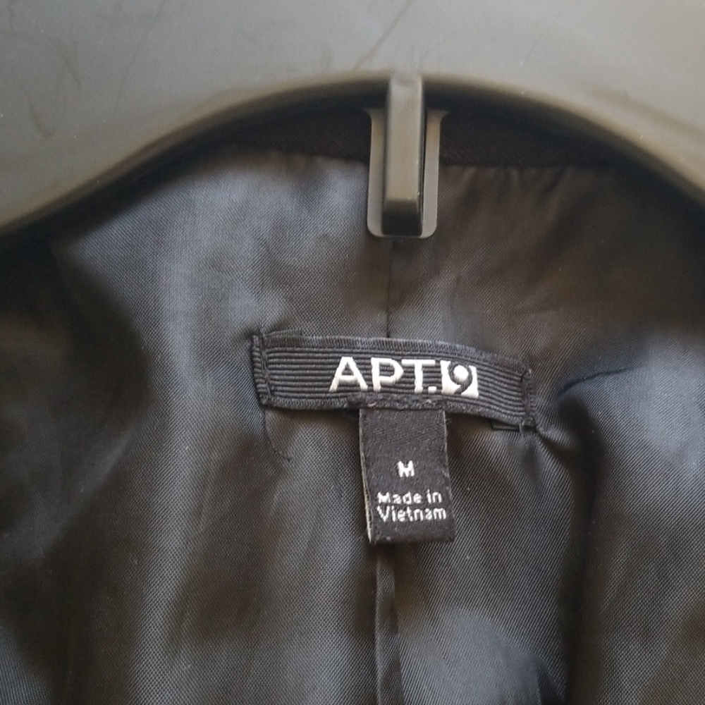 Blazer - Picture 3 of 4